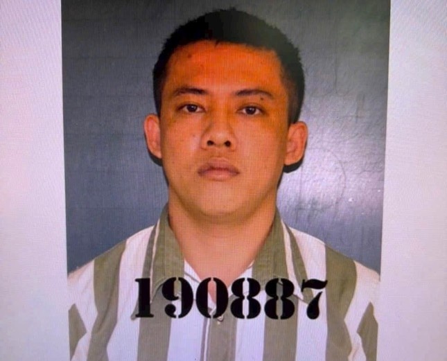 Pham nhan bo tron,  Ong cong trai giam anh 1