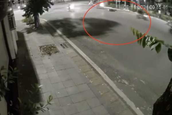 Trieu tap nhom 'quai xe' tong tu vong co gai cho den do o Ha Noi hinh anh