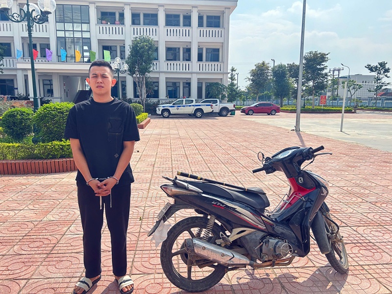 Ngan hang Sacombank,  Ngan hang Vietcombank,  ATM Ngan hang Sacombank,  ATM Ngan hang Vietcombank anh 1