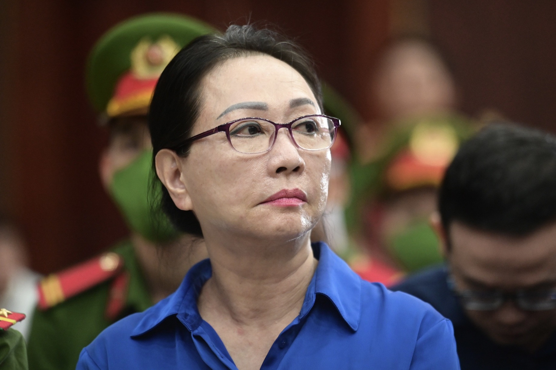 Xet xu truc tuyen giua trai giam T30 va tru so toa cap cao tai TP.HCM hinh anh