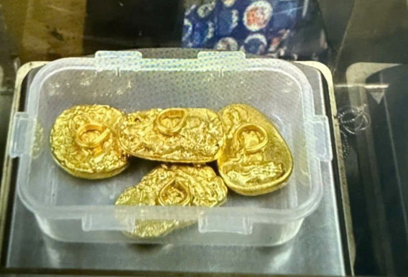 Cuop 2 kg vang anh 2