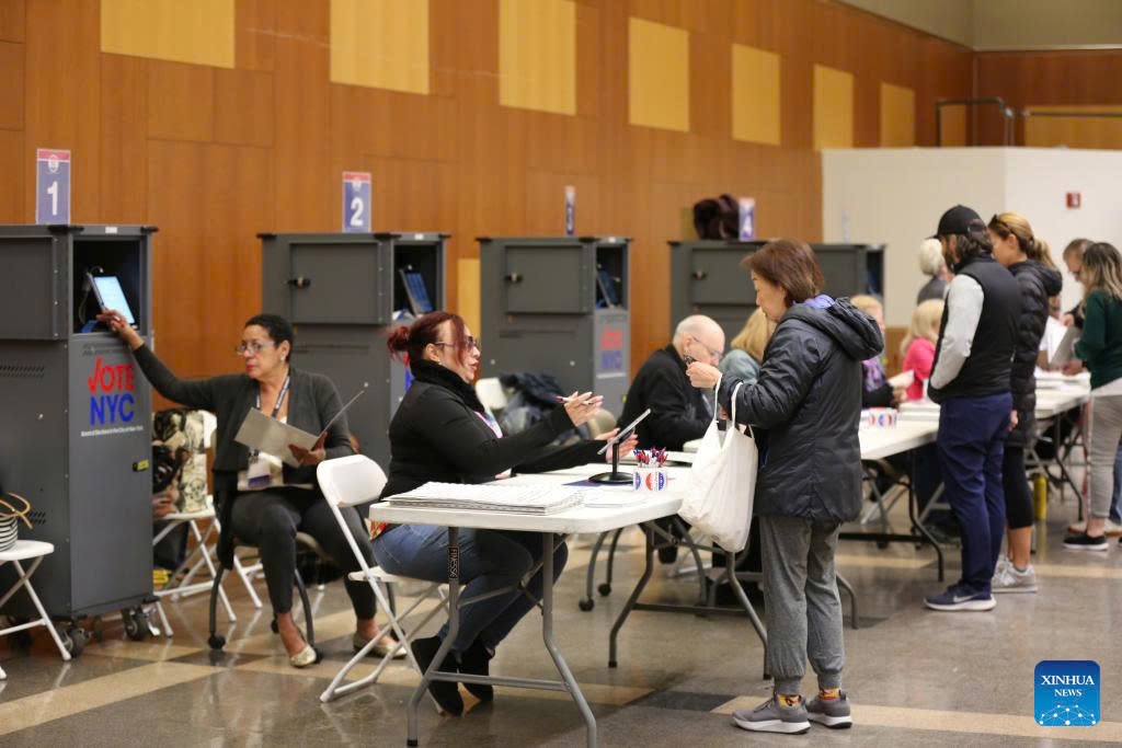 Bang North Carolina lap ky luc ve so cu tri bo phieu som hinh anh