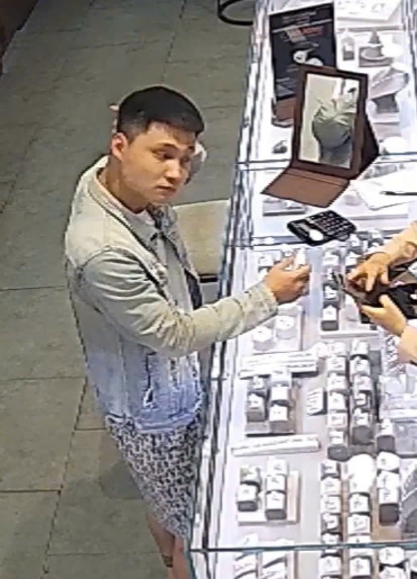 Trom nhan kim cuong,  Da Nang anh 1