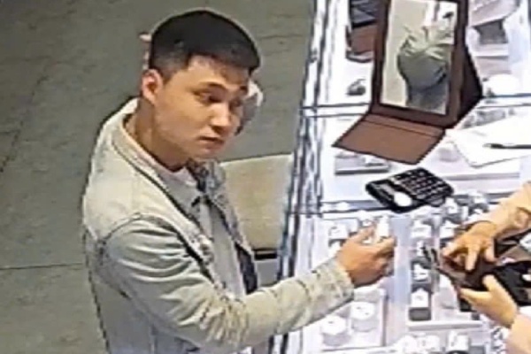 Bat thanh nien trom nhan kim cuong o Da Nang hinh anh