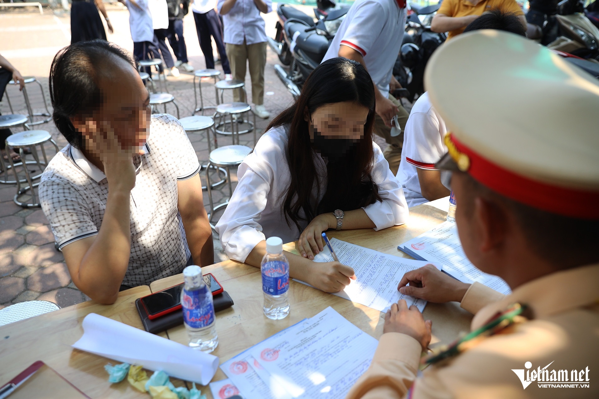 Quai xe Ha Noi anh 11