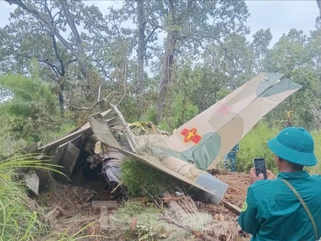 Roi may bay Yak-130 anh 4