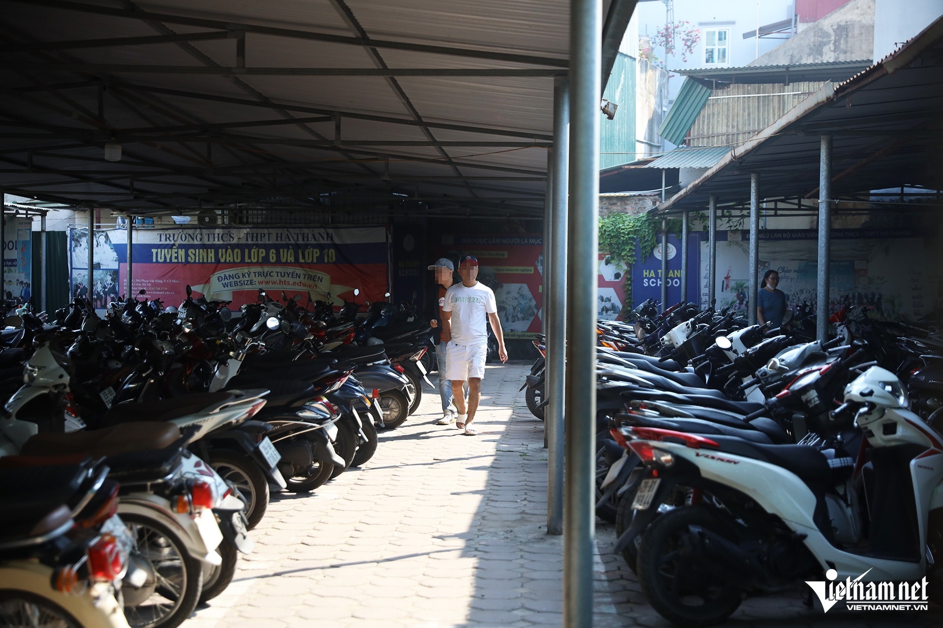 Quai xe Ha Noi anh 8