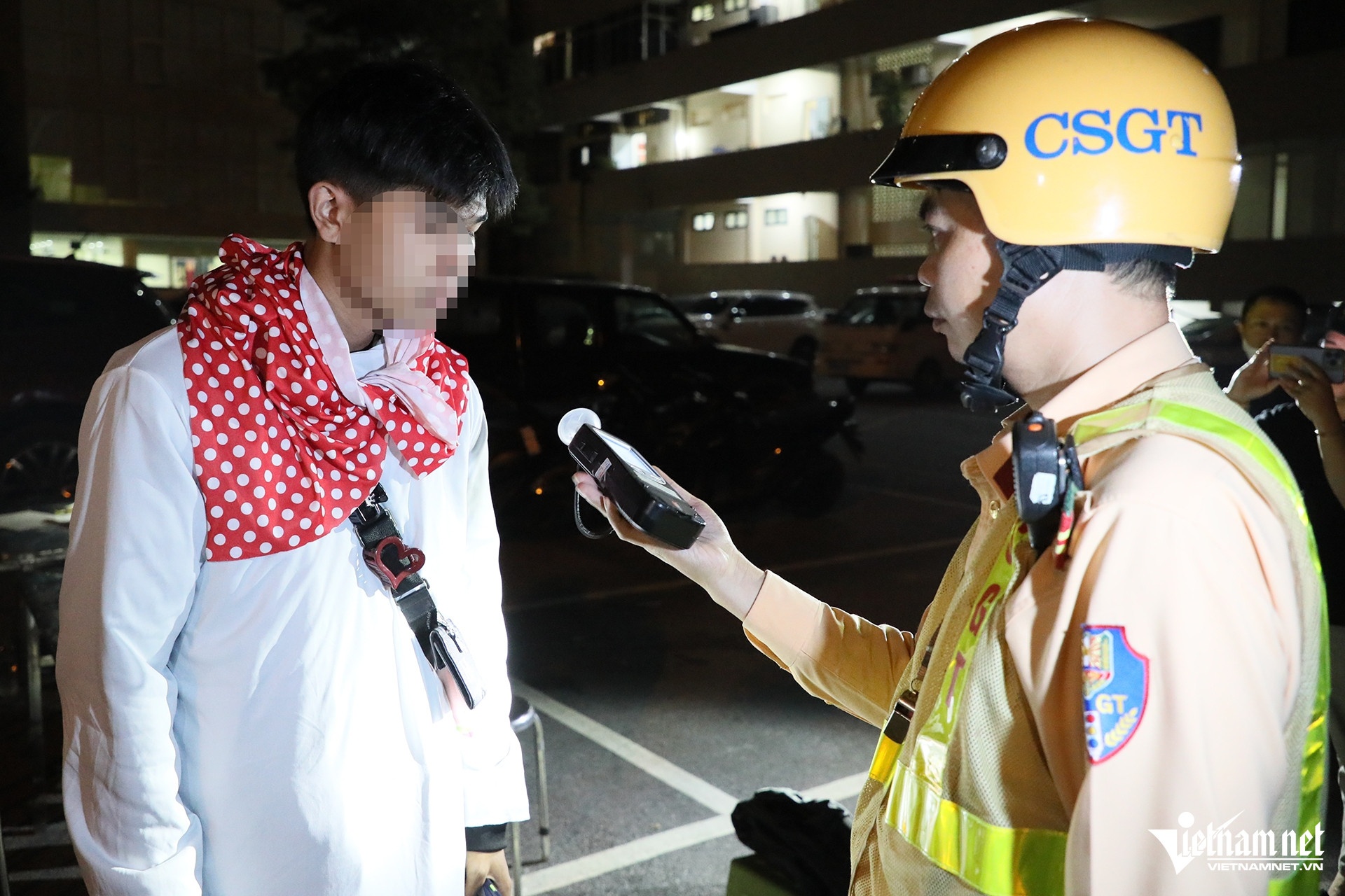 quai xe Ha Noi anh 9