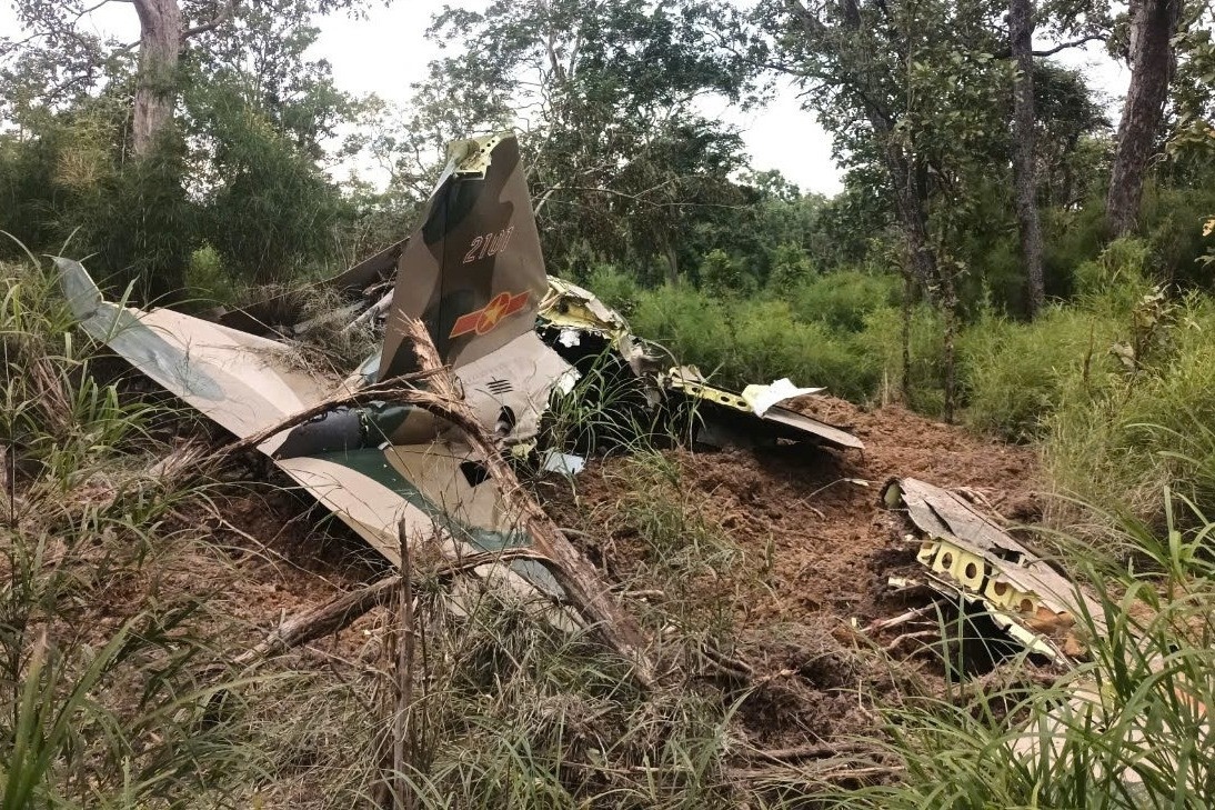 Hop den may bay Yak-130 anh 1