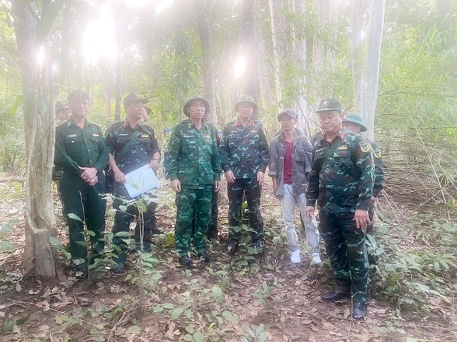 Tim may bay Yak-130 anh 2