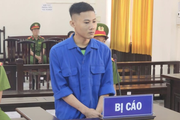 Dung mu bao hiem danh ban nhau tu vong, nam thanh nien nhan 10 nam tu hinh anh