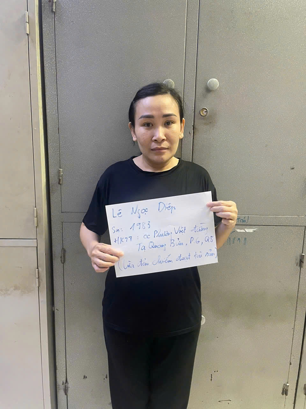 Nhan vien ngan hang,  Lua dao,  Moi chao vay von,  Le Ngoc Diep anh 1