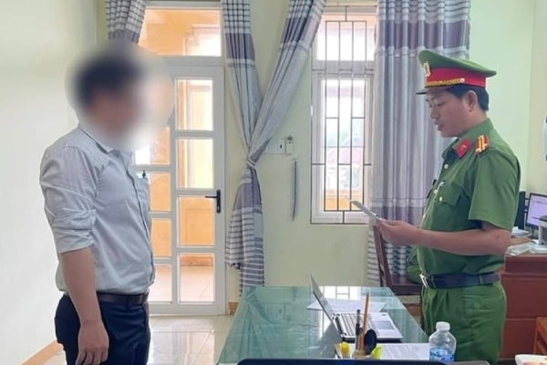 Ky thuat vien truong Trung tam y te o Quang Ngai trom hon mot tan chi hinh anh