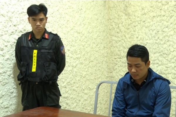 Loi khai cua doi tuong cam dau duong day san xuat buon ban vu khi hinh anh
