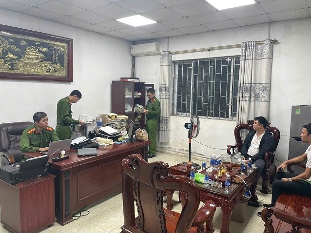 Mua ban trai phep,  Hoa don,  Cong ty Zedong,  Sporting Goods Viet Nam,  Giay da Phuc Tien,  Cong ty Dong Hung anh 2