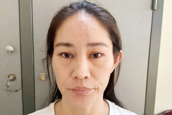 Vo sac nho dien thoai, trom cap tien tai quay thu ngan hinh anh