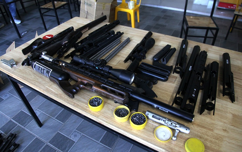 Thu giu gan 900 linh kien sung trong xuong co khi Glotech hinh anh