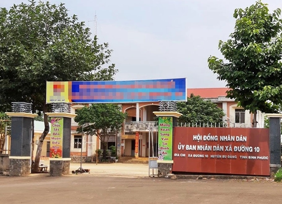 Chu tich xa treo co anh 1