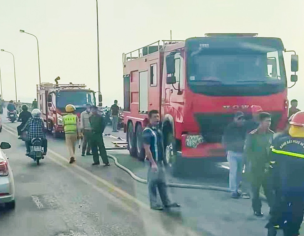 Xe chay Ha Nam anh 2