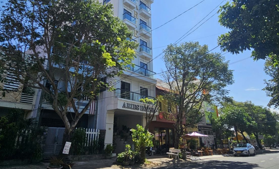 Cuong che 'cat' hai tang khach san xay trai phep o Phu Yen hinh anh