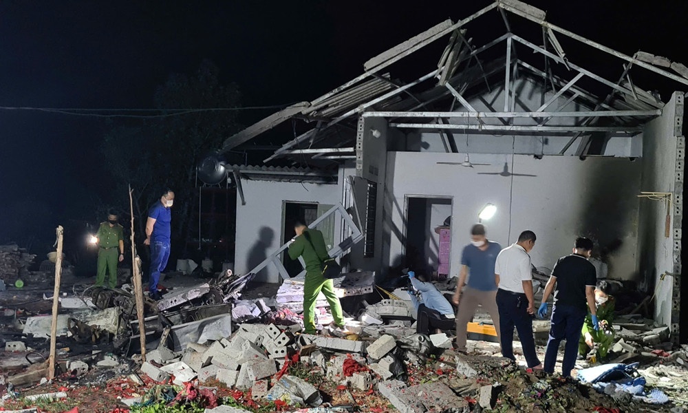 Thoi diem xay ra no lon o Bac Giang, trong nha con co 2 tre nho hinh anh