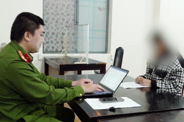 Nga xe dan den vo dien thoai, co gai bia chuyen bi cuop o Da Lat hinh anh