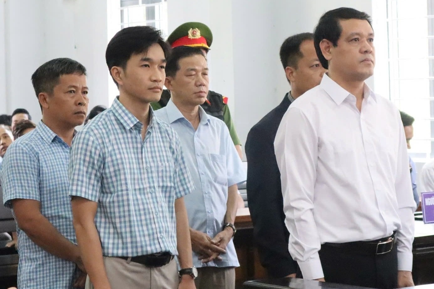 Xay dung Dak Nong,  Dang Gia Dung,  Xay dung Duong Viet,  Cong ty Duong Viet,  Doanh nghiep Duong Viet,  Thai Son E&C,  Cuong Thinh Thi,  Duong Dat Gia Lai anh 1