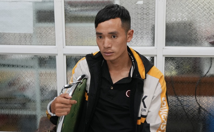 Bat doi tuong dung dao sat hai vo sau 36 gio lan tron hinh anh
