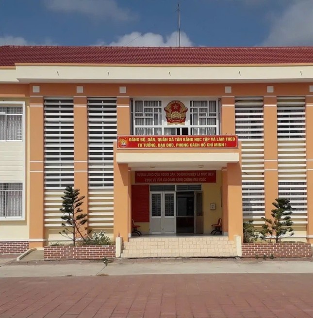 100 hợp đồng,  Mua bán xe khống,  Lê Hoàng Phương ảnh 1 100 hop dong,  Mua ban xe khong,  Le Hoang Phuong anh 1