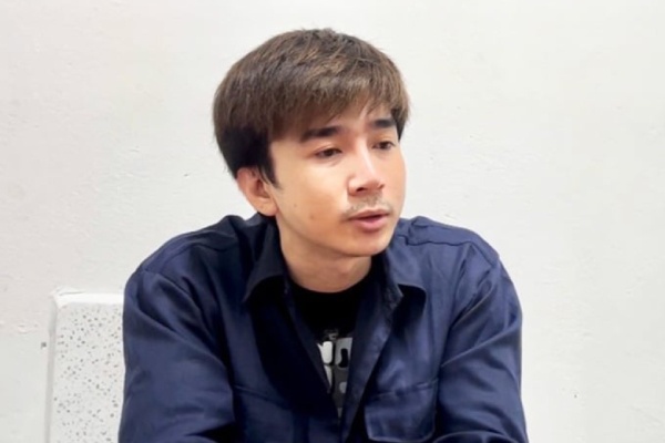 Ca si Chi Dan,  Nguoi mau An Tay anh 1