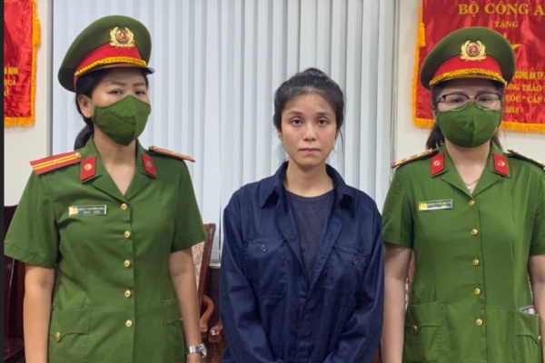 Ca si Chi Dan,  Nguoi mau An Tay anh 3