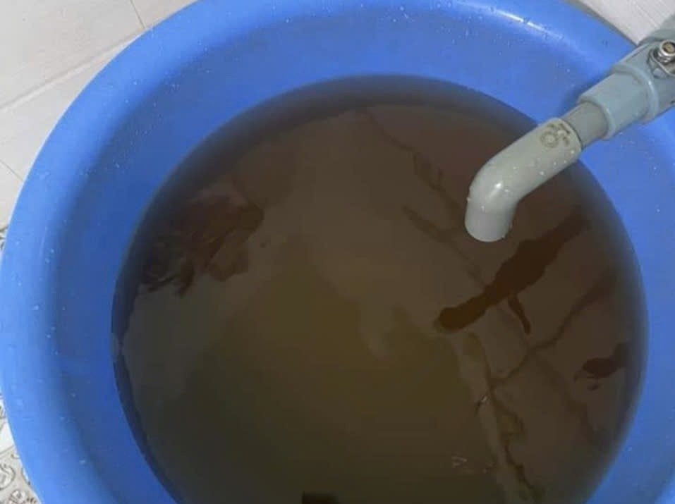 Nhieu nguoi dan hoang hot vi nuoc may chuyen den bat thuong hinh anh