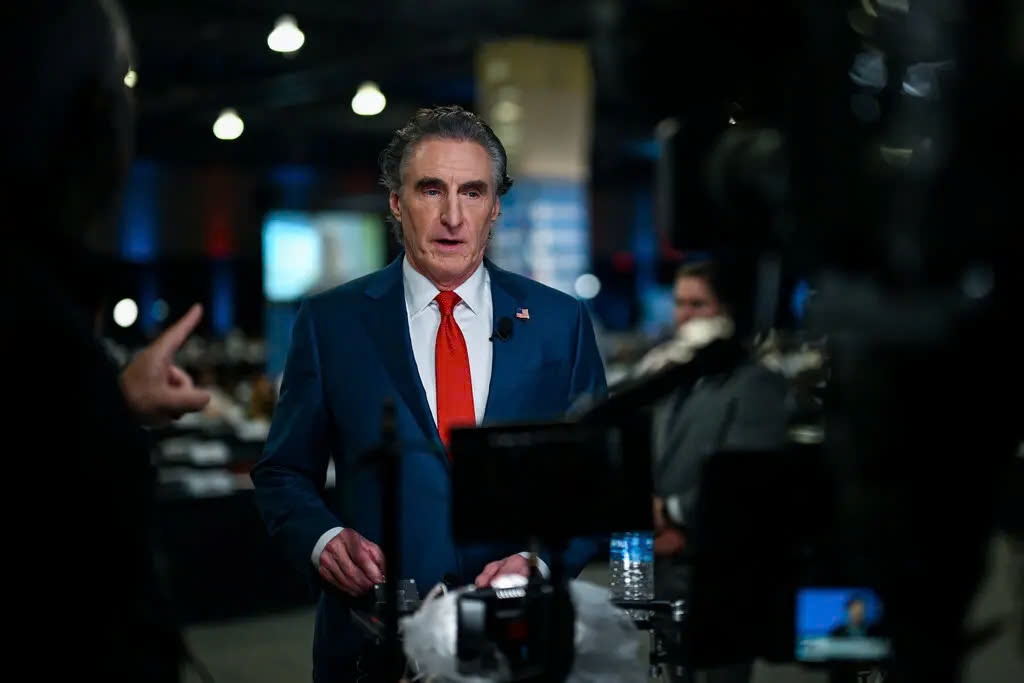 Them mot lua chon bo truong cua ong Trump khien ca the gioi sung sot hinh anh