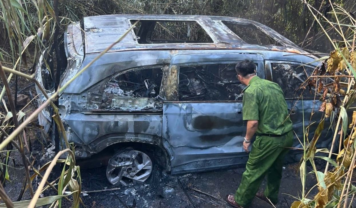 Xe chay rui duoi chan deo Con O hinh anh