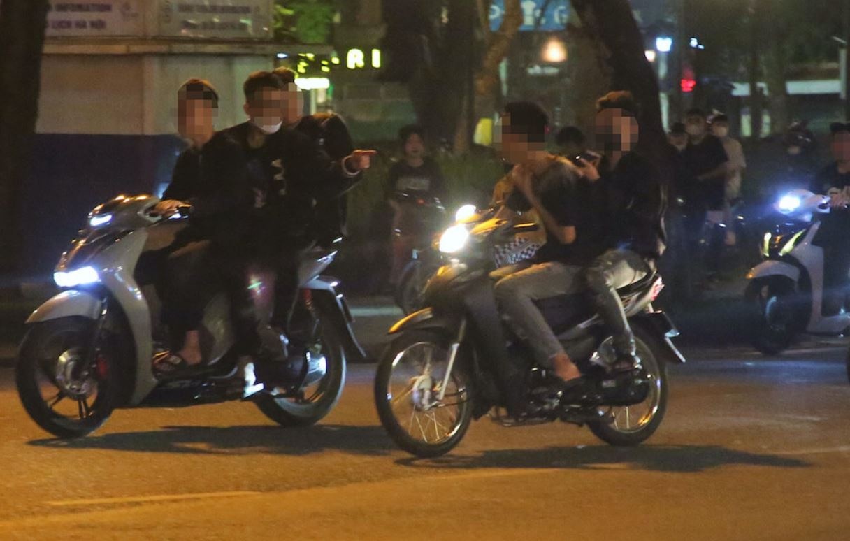 Xu ly hon 42.000 thanh thieu nien chua du tuoi dieu khien xe may hinh anh