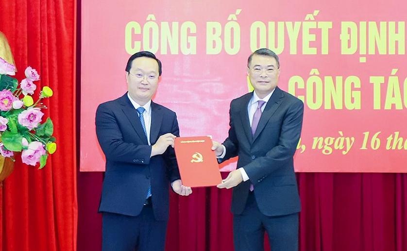 Cong bo quyet dinh chuan y Bi thu Tinh uy Nghe An Nguyen Duc Trung hinh anh