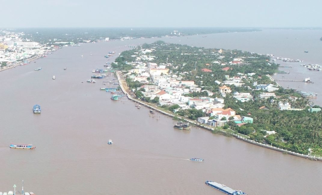 Nguoi dan ong tu vong trong tu the bi cot hai tay hinh anh