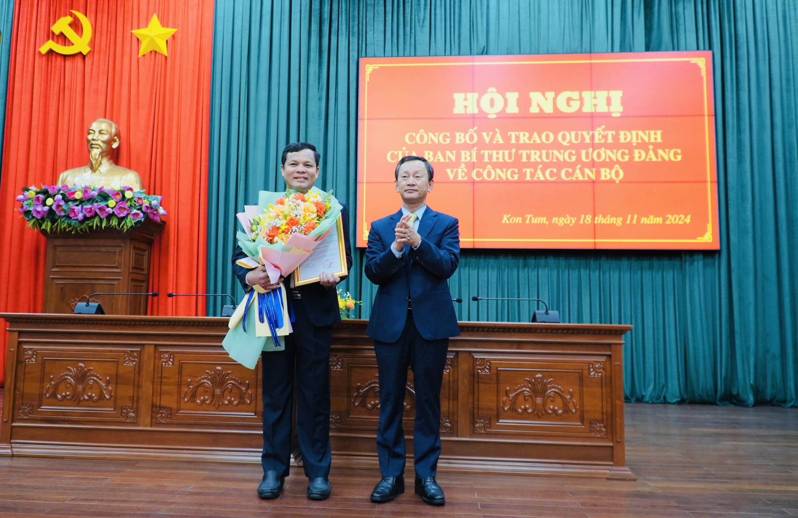 Ban Bi thu Trung uong anh 1