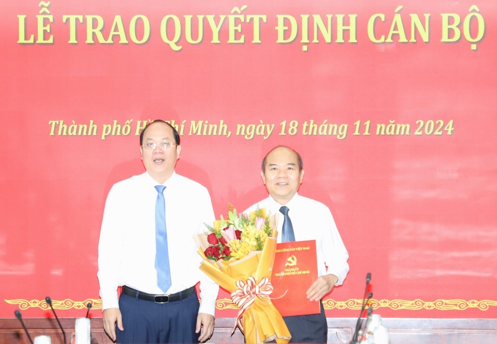Ban Bi thu Trung uong anh 2