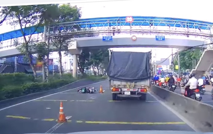 Nam shipper tu vong anh 2