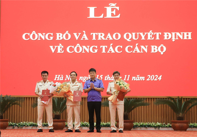 Vien KSND Toi cao cong bo nhieu quyet dinh ve cong tac can bo hinh anh