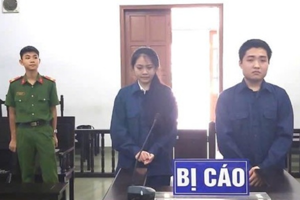 Hai doi tuong lanh an tu vi ban mu bao hieu gia nhan hieu Non Son hinh anh