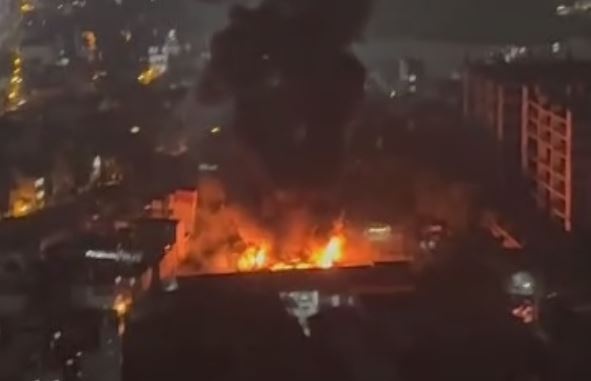 Vu chay trong dem tai Dinh Cong nhin tu tren cao hinh anh