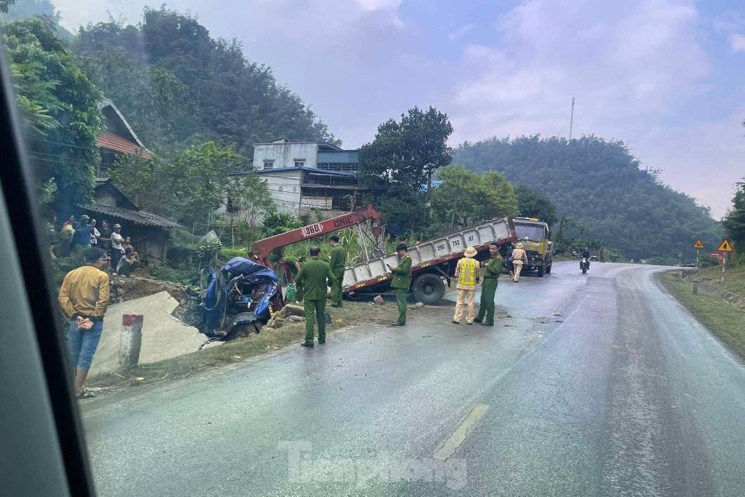 Xe cau xuong muong anh 2