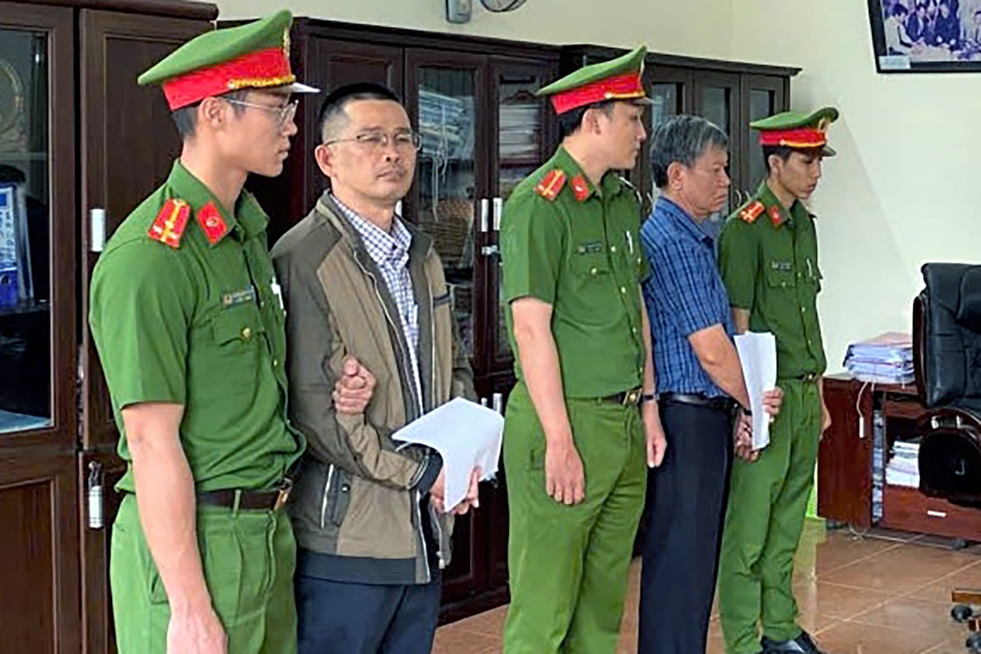 Che Minh Rong,  Gdoc Che Minh Rong,  Cty Che Minh Rong,  Le Dinh Thuan anh 1