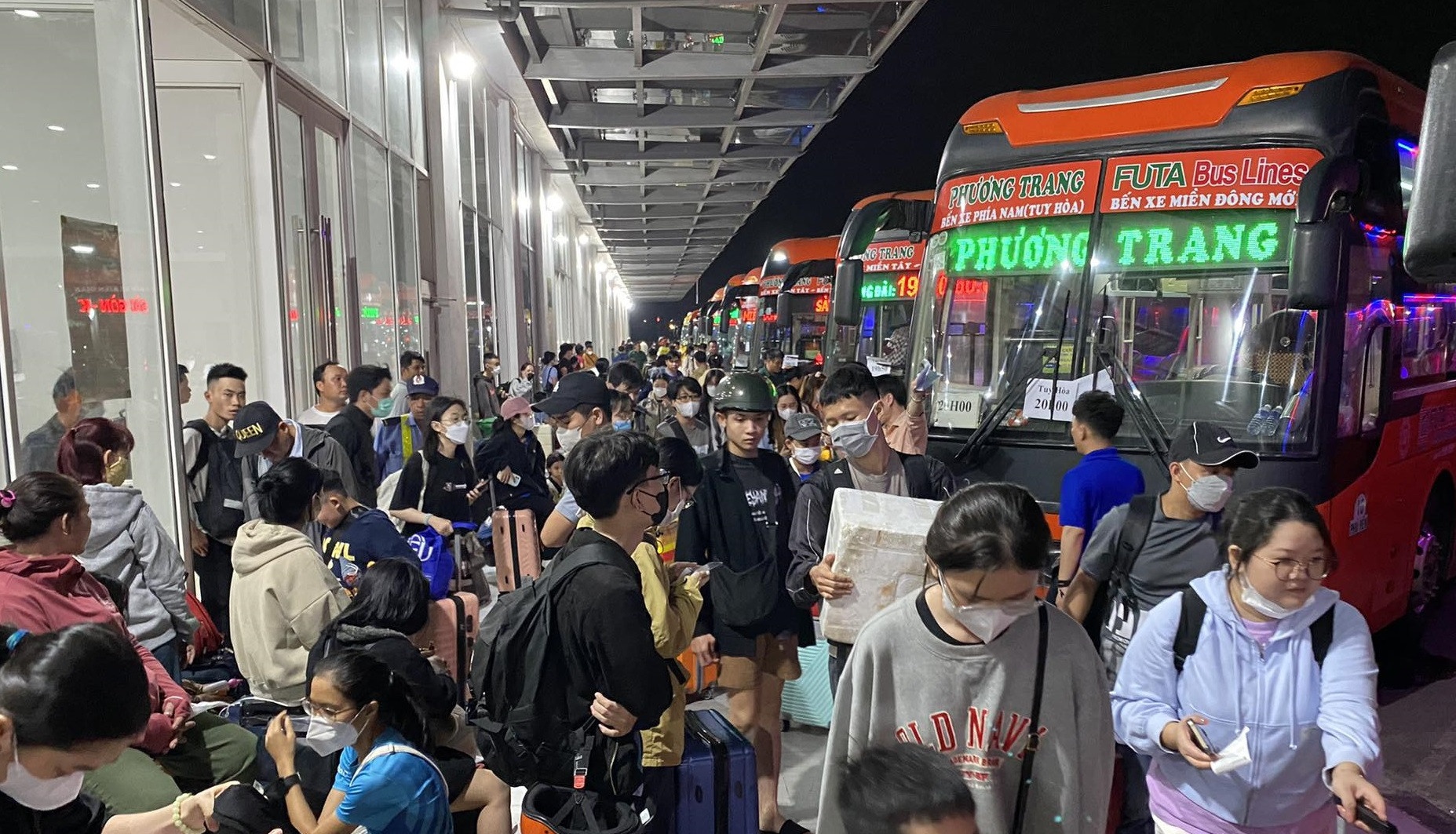 Xe khach tang gia anh 1