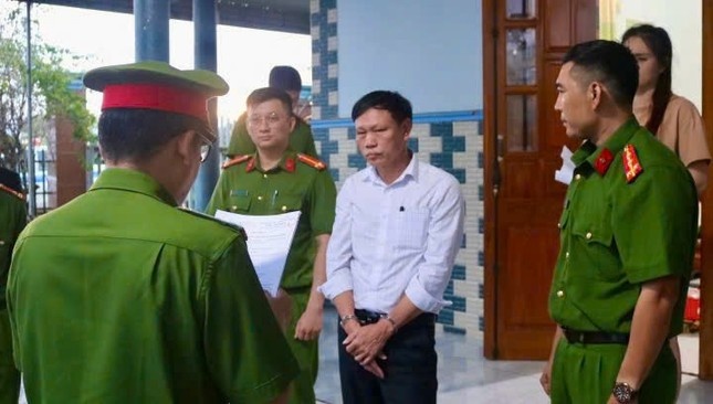 Cán bộ địa chính,  Chiếm đoạt hàng tỷ ảnh 1 Can bo dia chinh,  Chiem doat hang ty anh 1