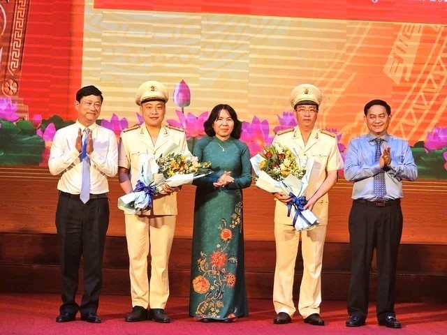 Dieu dong nhan su TP.HCM anh 3