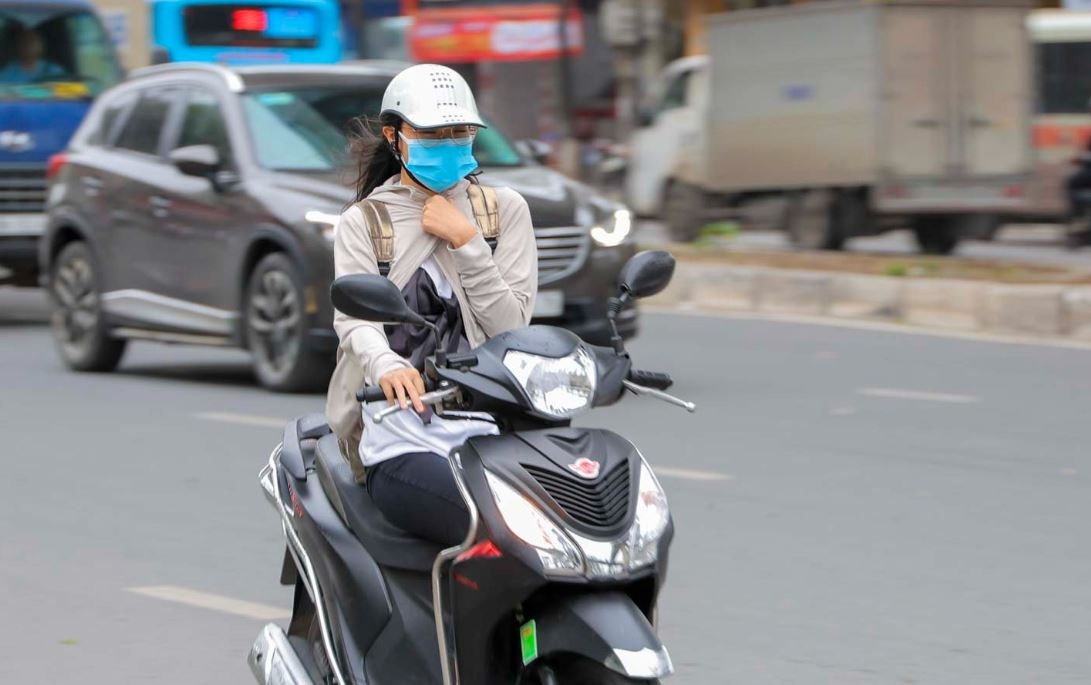 Ha Noi sang som troi lanh, Trung Bo mua to hinh anh