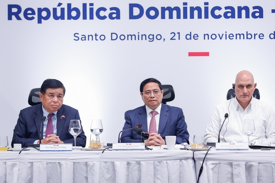 Thu tuong de nghi trien khai ngay cac du an giua Viet Nam va Dominica hinh anh